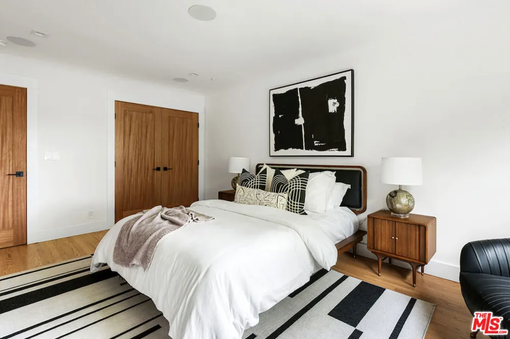 5319 West Boulevard Los Angeles, CA 90043