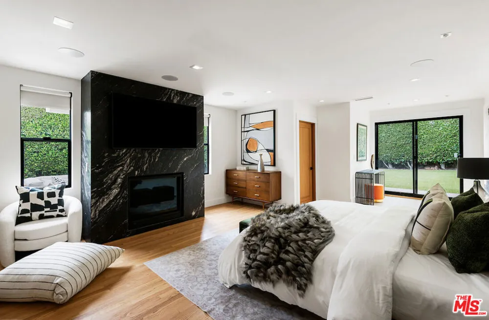 5319 West Boulevard Los Angeles, CA 90043
