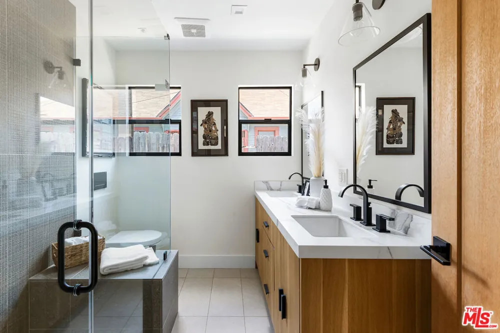5319 West Boulevard Los Angeles, CA 90043