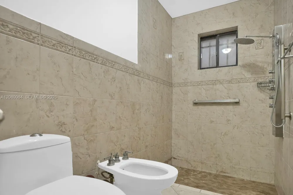 326 E 34th St Hialeah, FL 33013