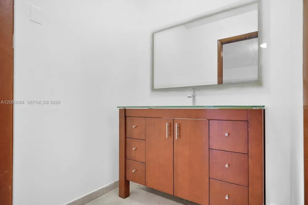 326 E 34th St Hialeah, FL 33013