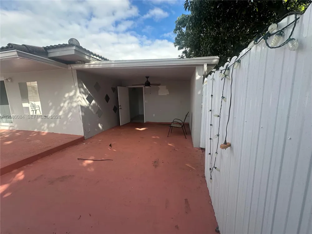326 E 34th St Hialeah, FL 33013