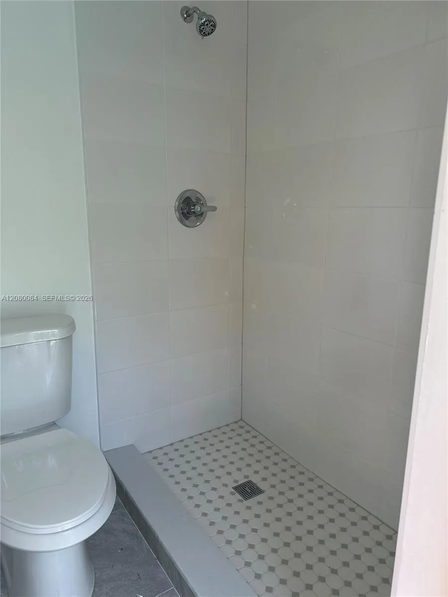 326 E 34th St Hialeah, FL 33013