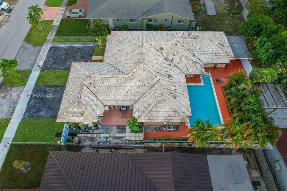 326 E 34th St Hialeah, FL 33013