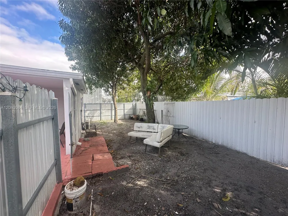 326 E 34th St Hialeah, FL 33013