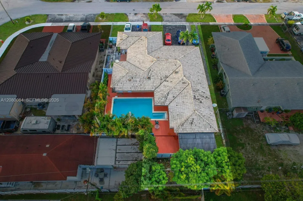 326 E 34th St Hialeah, FL 33013