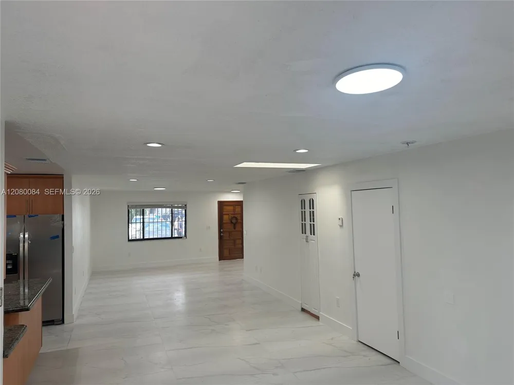 326 E 34th St Hialeah, FL 33013