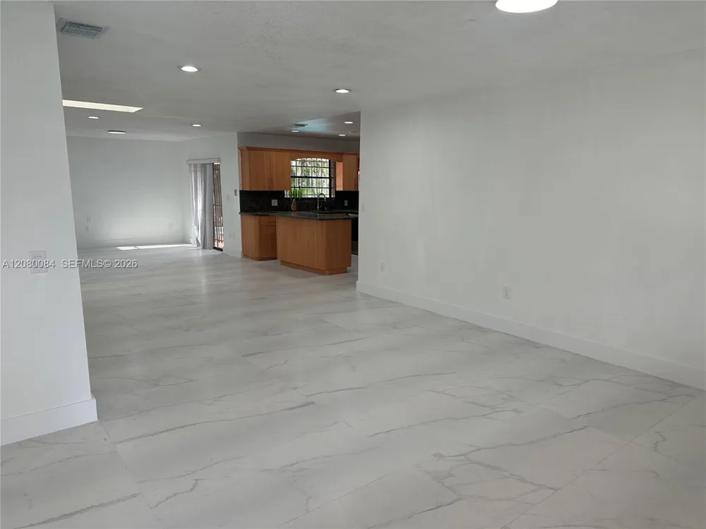 326 E 34th St Hialeah, FL 33013