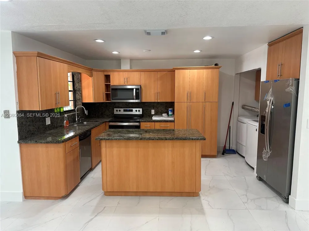 326 E 34th St Hialeah, FL 33013