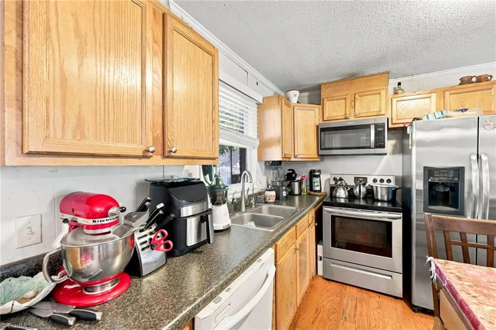 2202 Old Orchard Lane Burlington, NC 27217