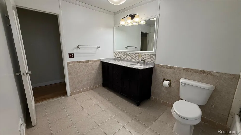 25828 Cherry Hill Road Dearborn Heights City, MI 48127