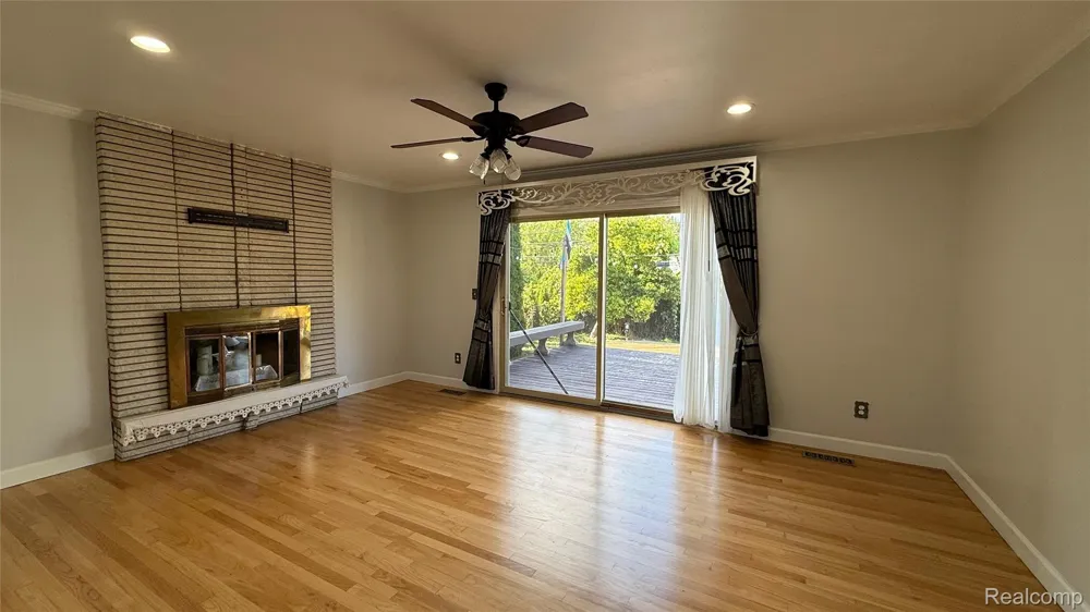 25828 Cherry Hill Road Dearborn Heights City, MI 48127