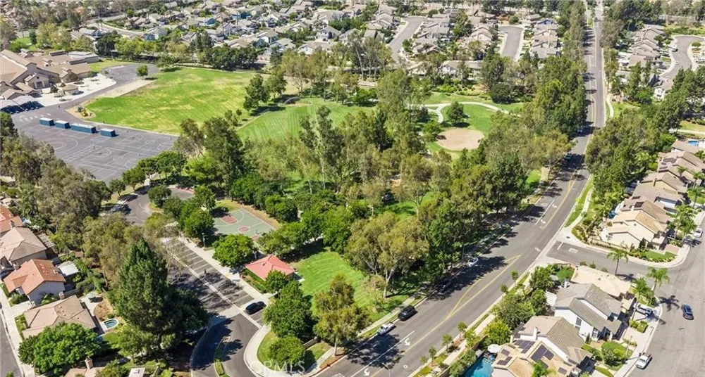 371 Brook Glen Lane Orange, CA 92869