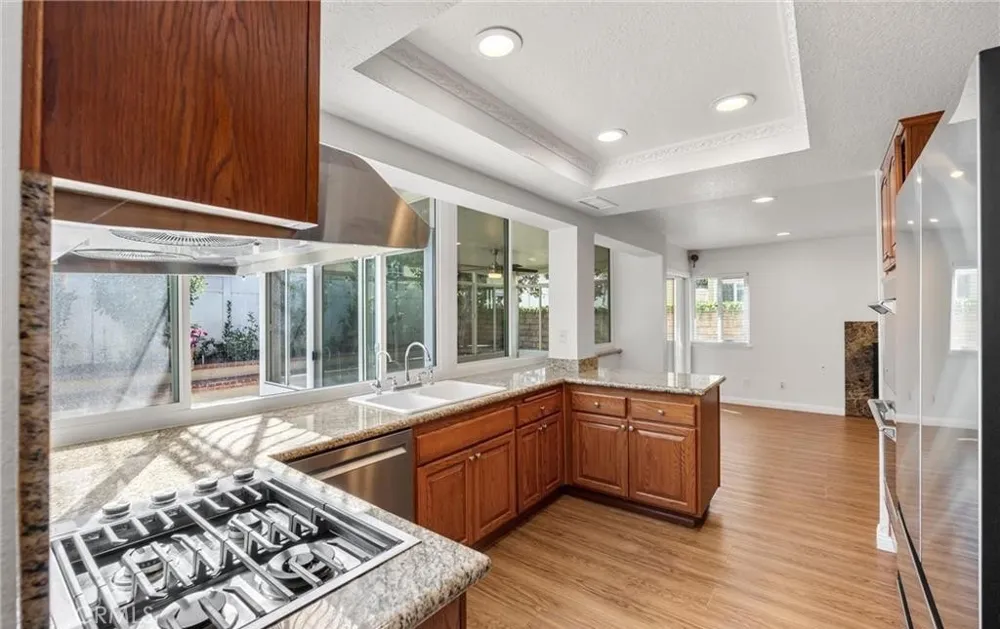371 Brook Glen Lane Orange, CA 92869