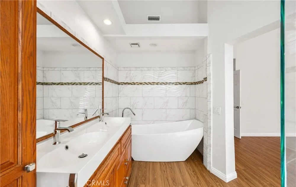 371 Brook Glen Lane Orange, CA 92869