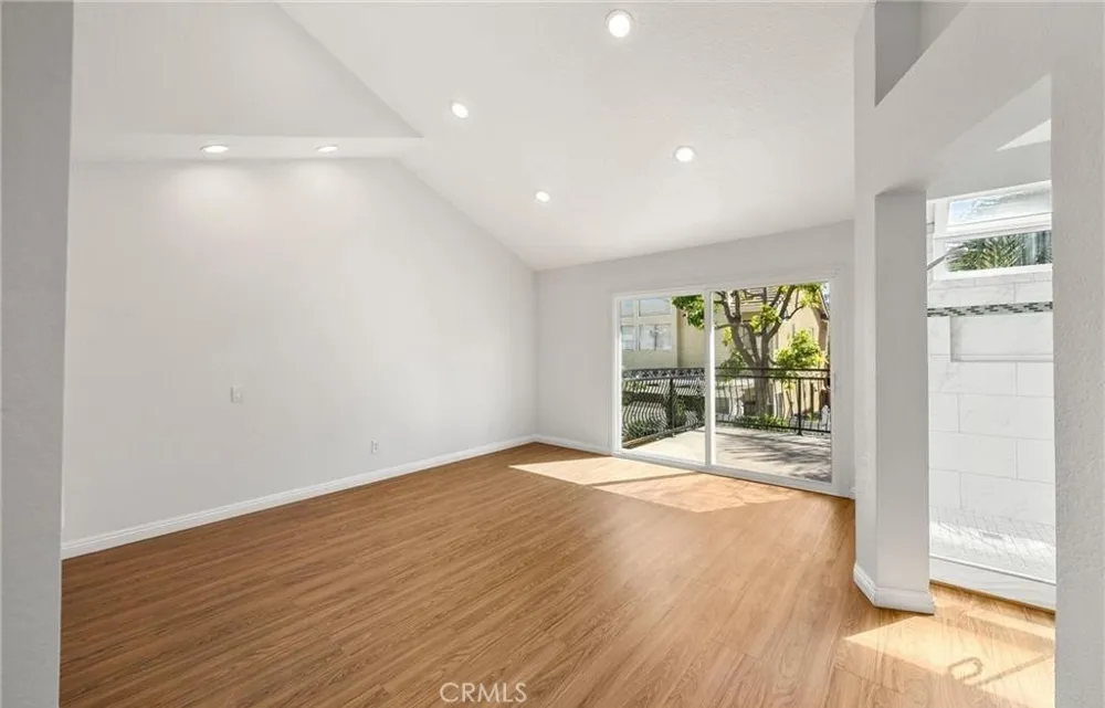 371 Brook Glen Lane Orange, CA 92869