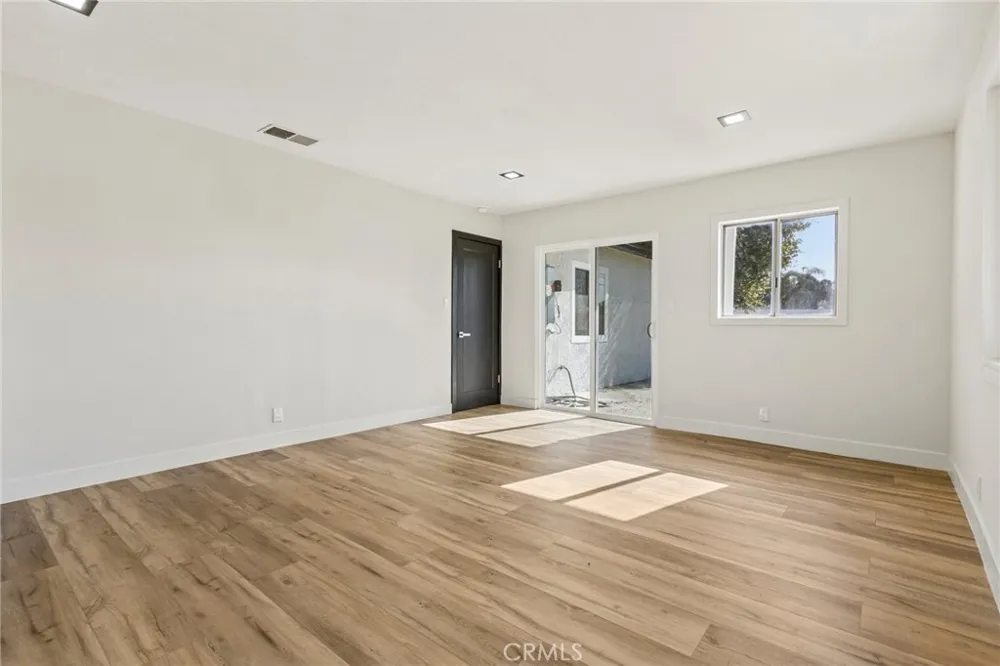 8868 Randolph Street Riverside, CA 92503