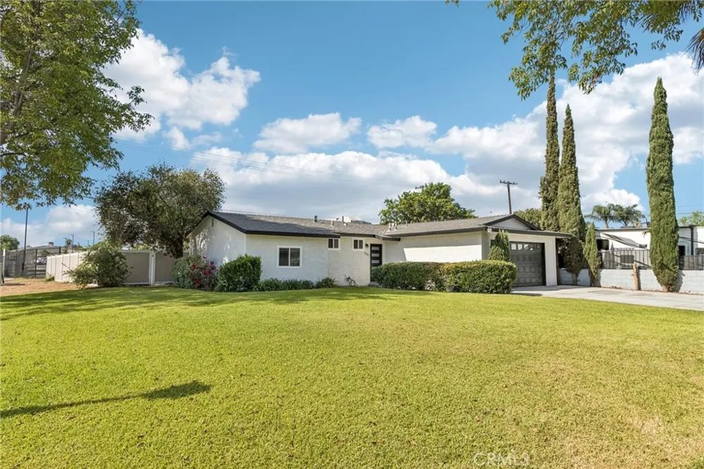 8868 Randolph Street Riverside, CA 92503