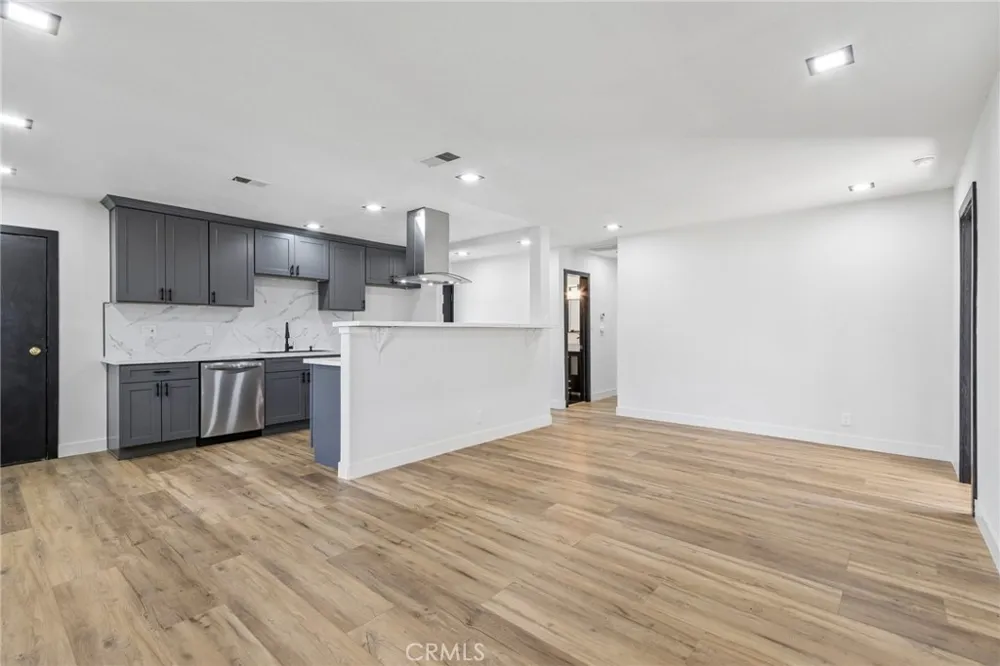 8868 Randolph Street Riverside, CA 92503
