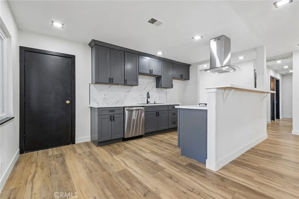 8868 Randolph Street Riverside, CA 92503