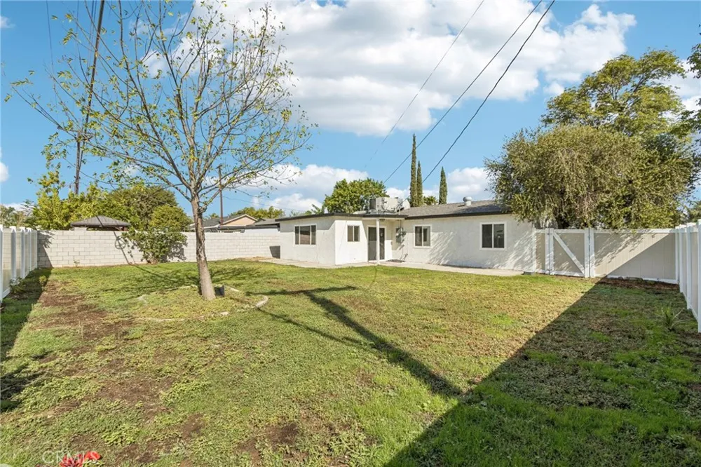 8868 Randolph Street Riverside, CA 92503