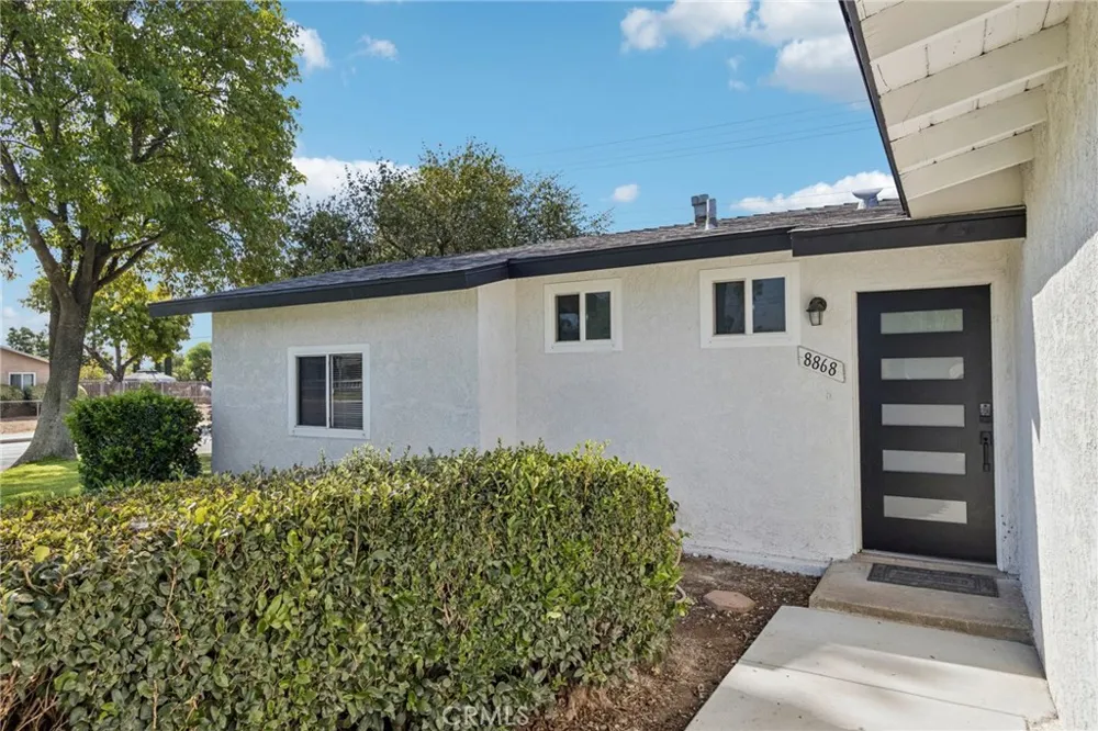 8868 Randolph Street Riverside, CA 92503