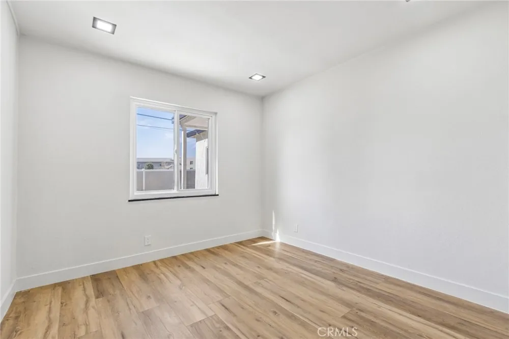 8868 Randolph Street Riverside, CA 92503
