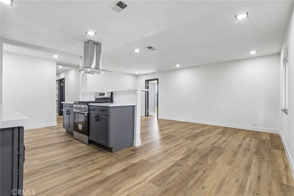 8868 Randolph Street Riverside, CA 92503
