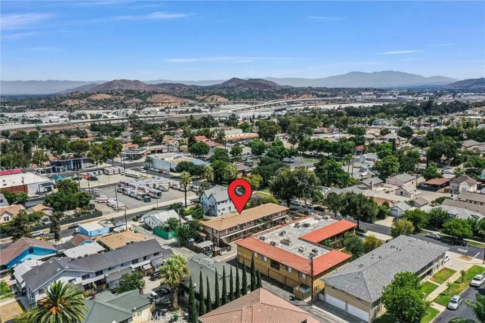 712 S Howard Corona, CA 92879