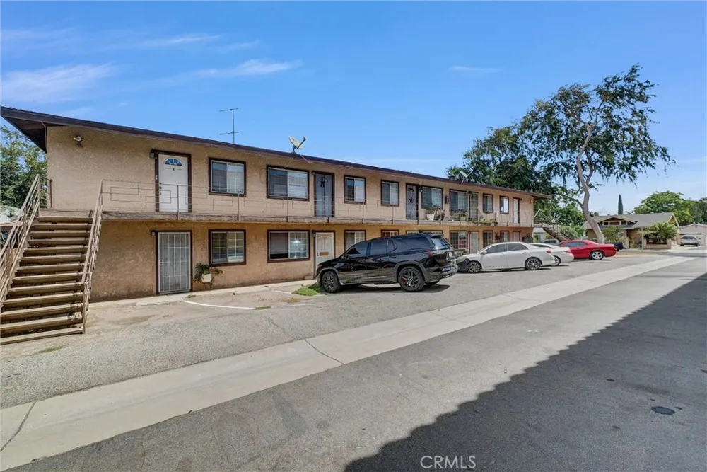 712 S Howard Corona, CA 92879