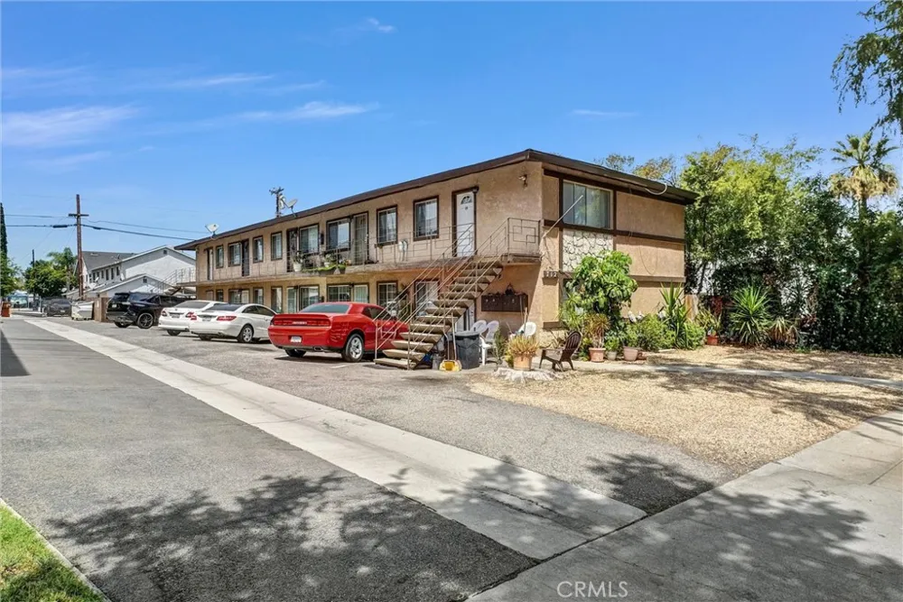 712 S Howard Corona, CA 92879
