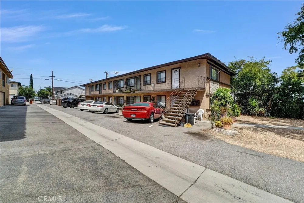 712 S Howard Corona, CA 92879