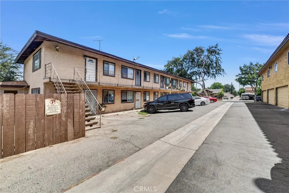 712 S Howard Corona, CA 92879
