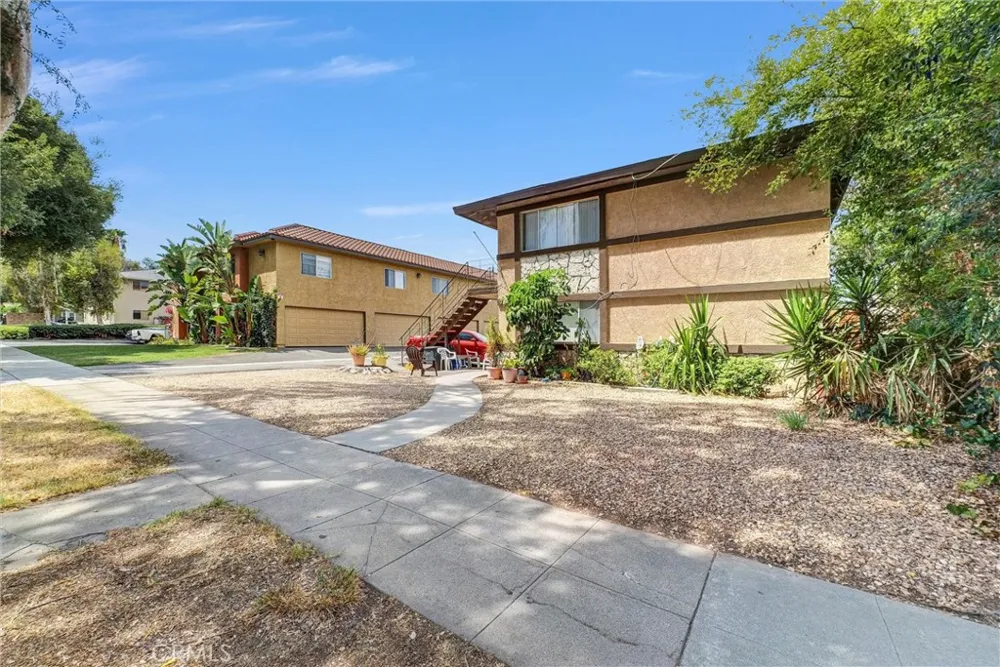 712 S Howard Corona, CA 92879