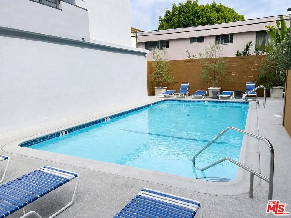 1250 Kings Road #506 West Hollywood, CA 90069