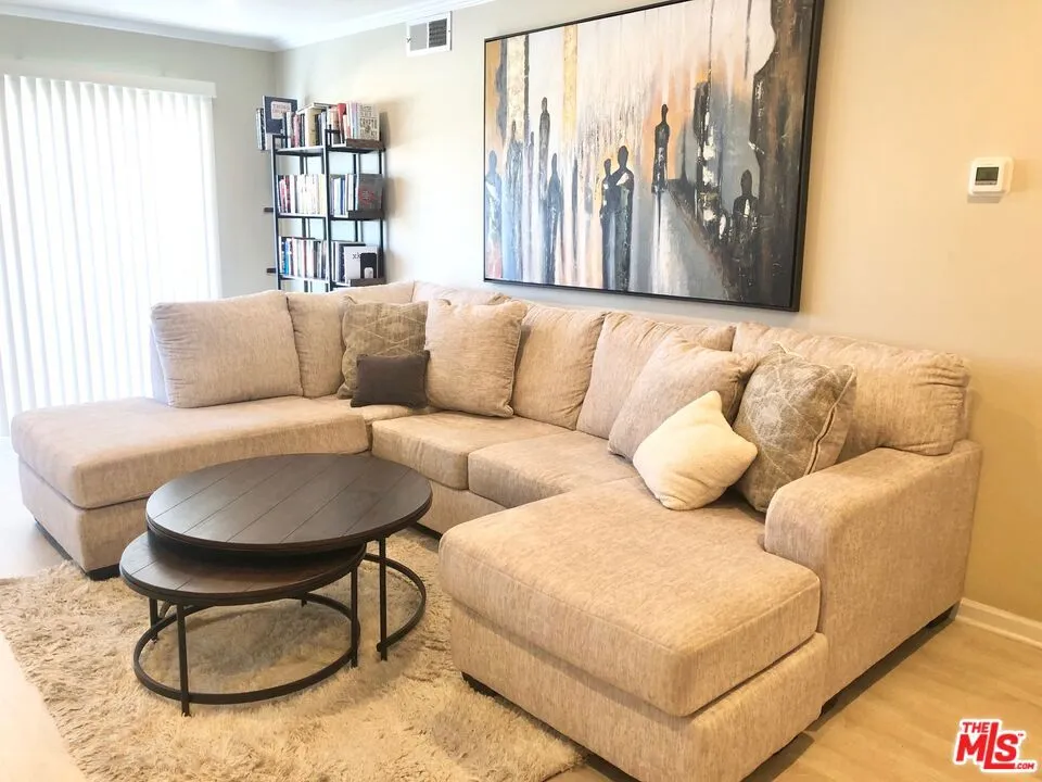 1250 Kings Road #506 West Hollywood, CA 90069