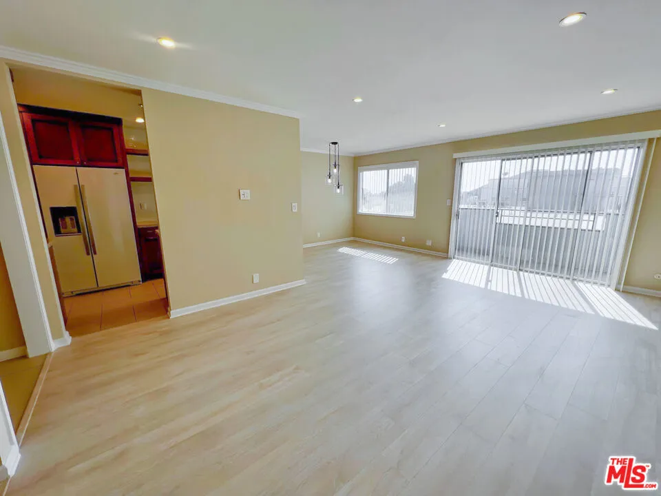 1250 Kings Road #506 West Hollywood, CA 90069