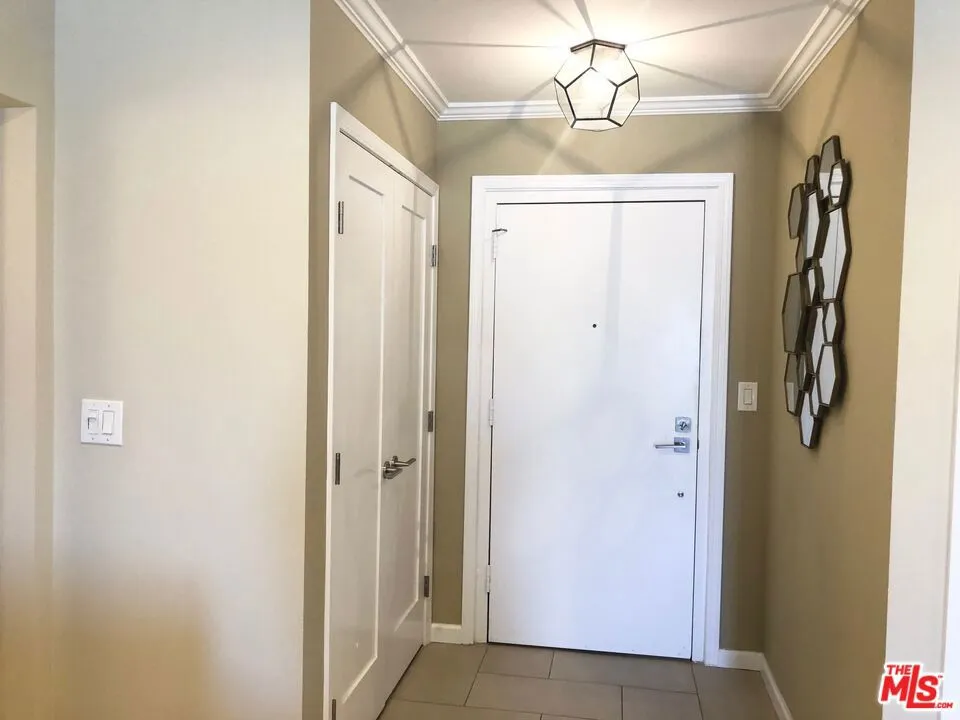 1250 Kings Road #506 West Hollywood, CA 90069