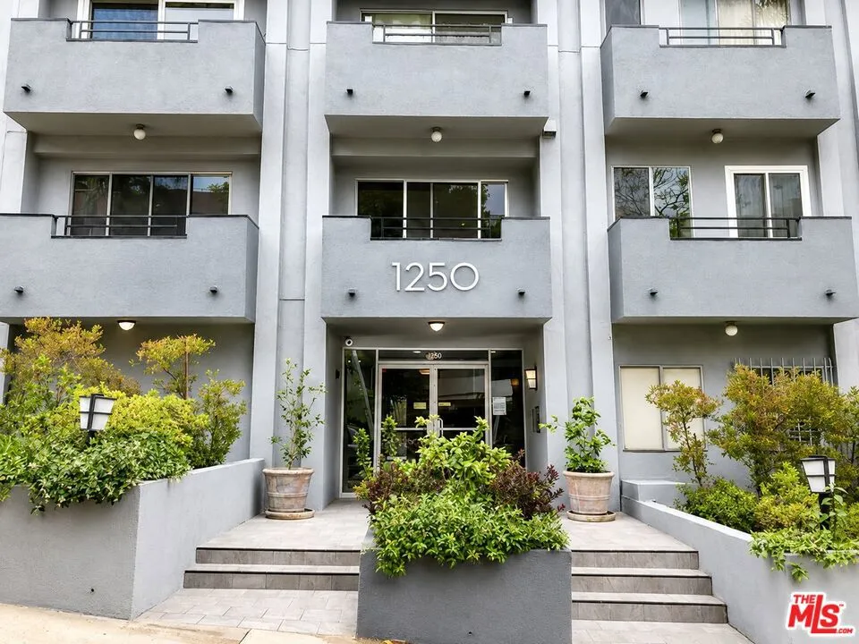 1250 Kings Road #506 West Hollywood, CA 90069