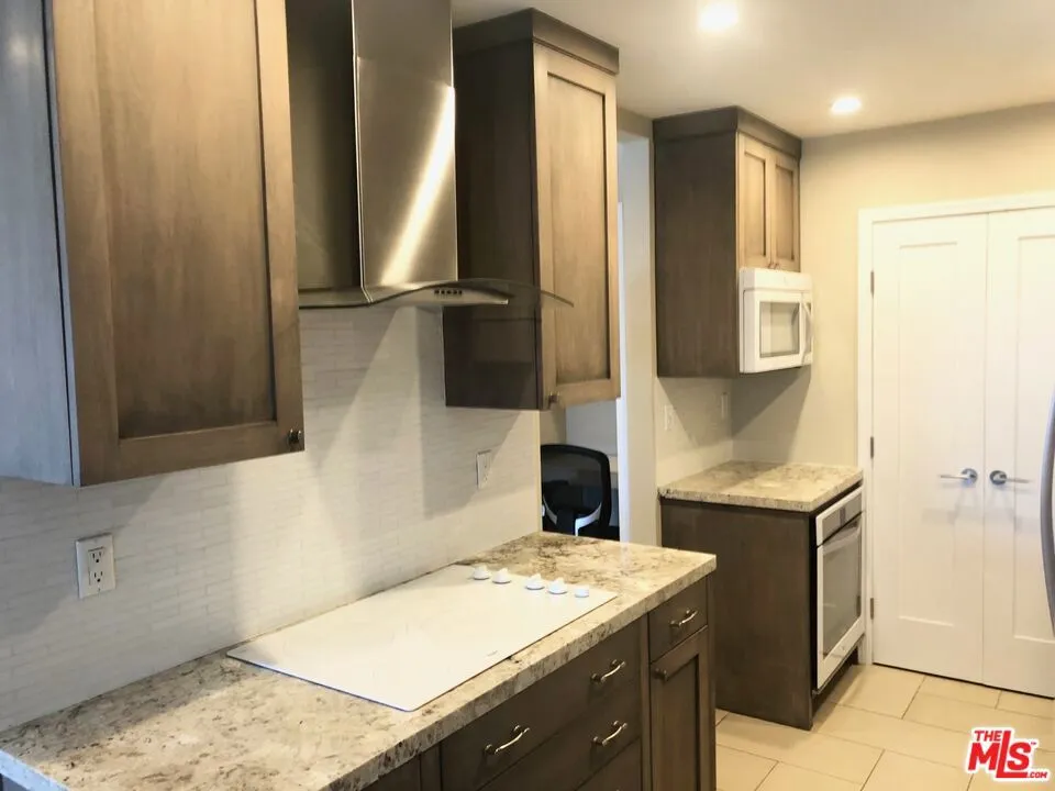 1250 Kings Road #506 West Hollywood, CA 90069