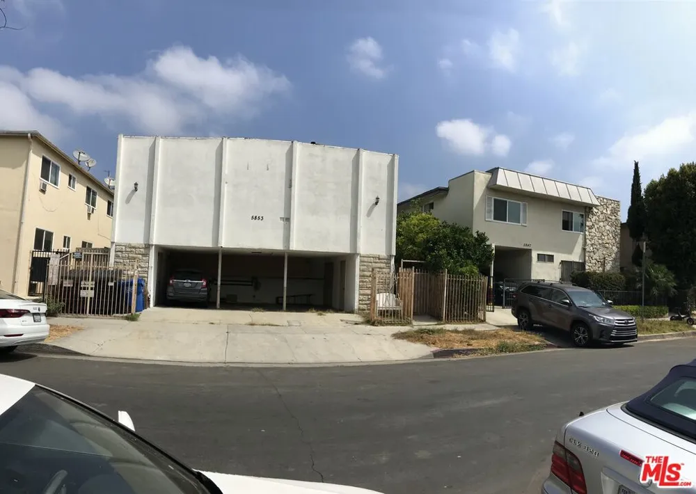 5853 Gregory Avenue #2 Los Angeles, CA 90038