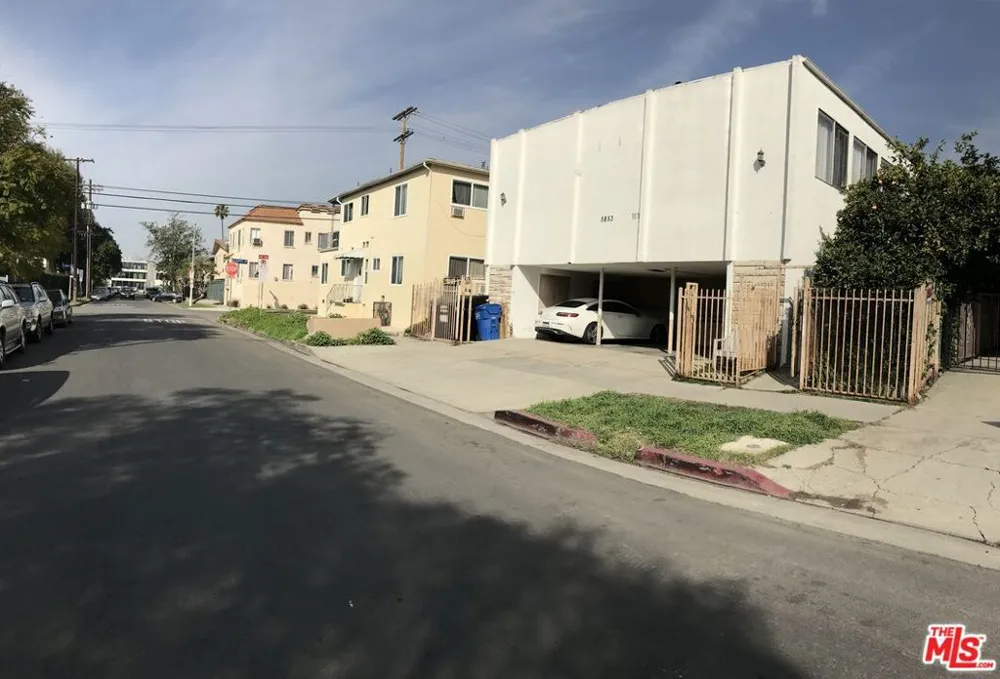 5853 Gregory Avenue #2 Los Angeles, CA 90038