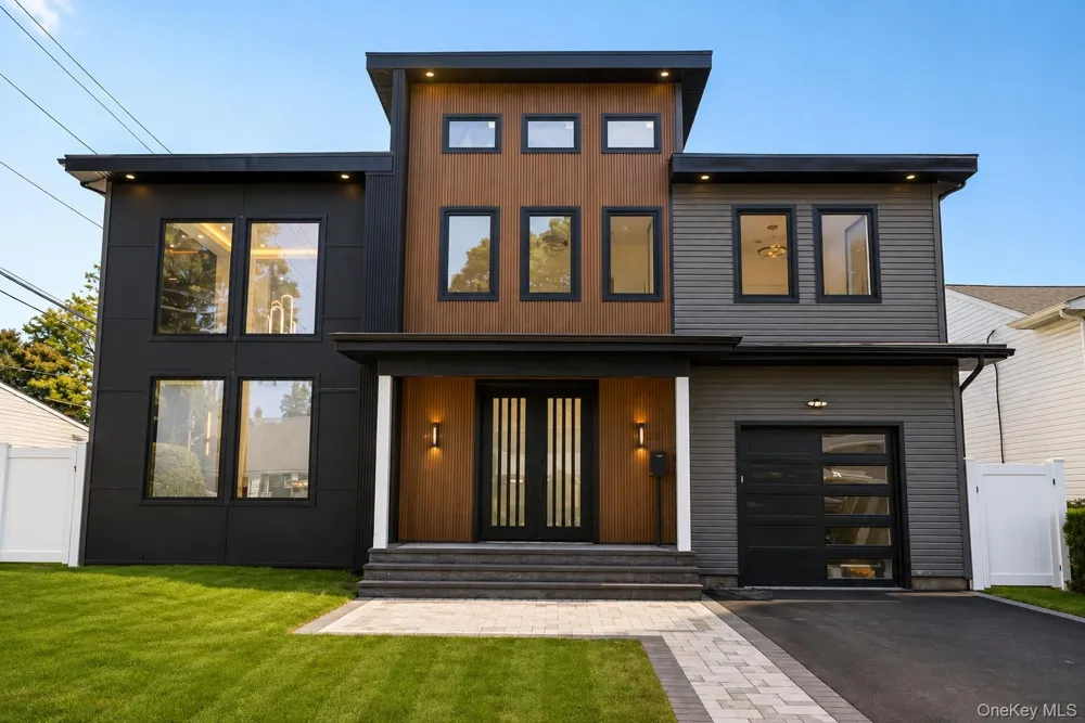 23 Mistletoe Lane Levittown, NY 11756