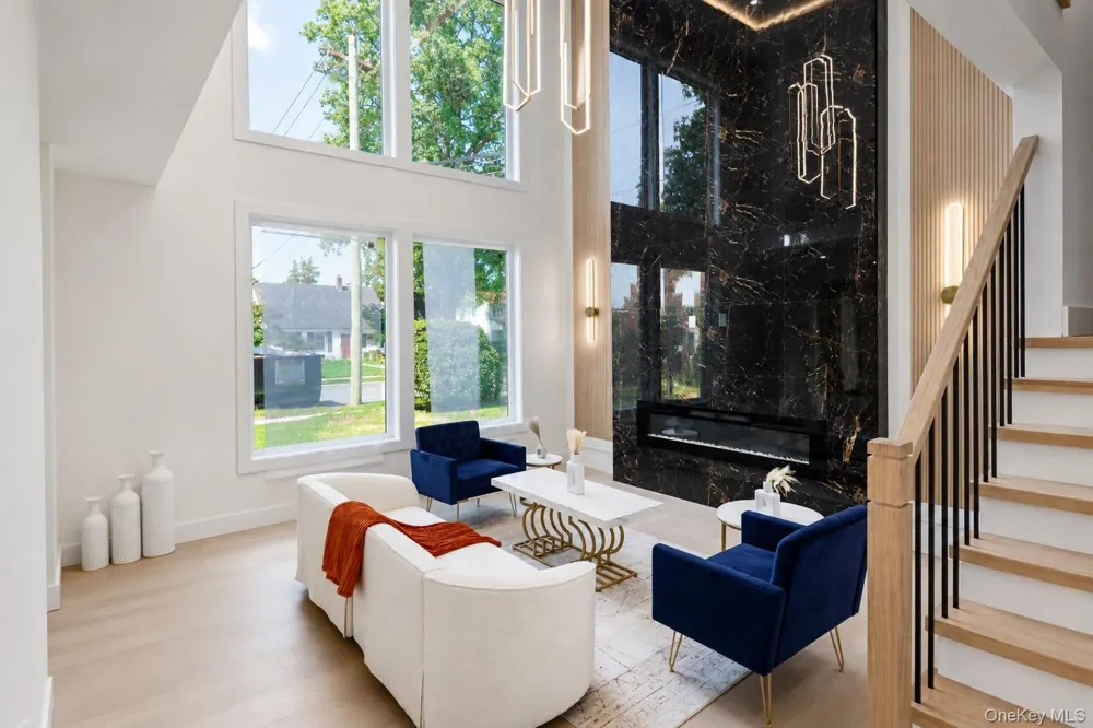 23 Mistletoe Lane Levittown, NY 11756