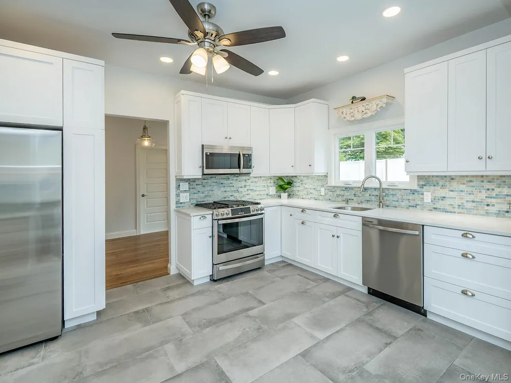 3 Ellison Street Bayville, NY 11709