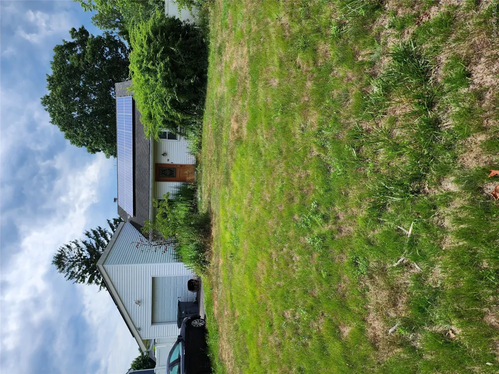 26 Narragansett Avenue Medford, NY 11763