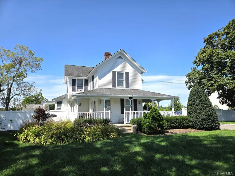 305 Edwards Avenue Calverton, NY 11933