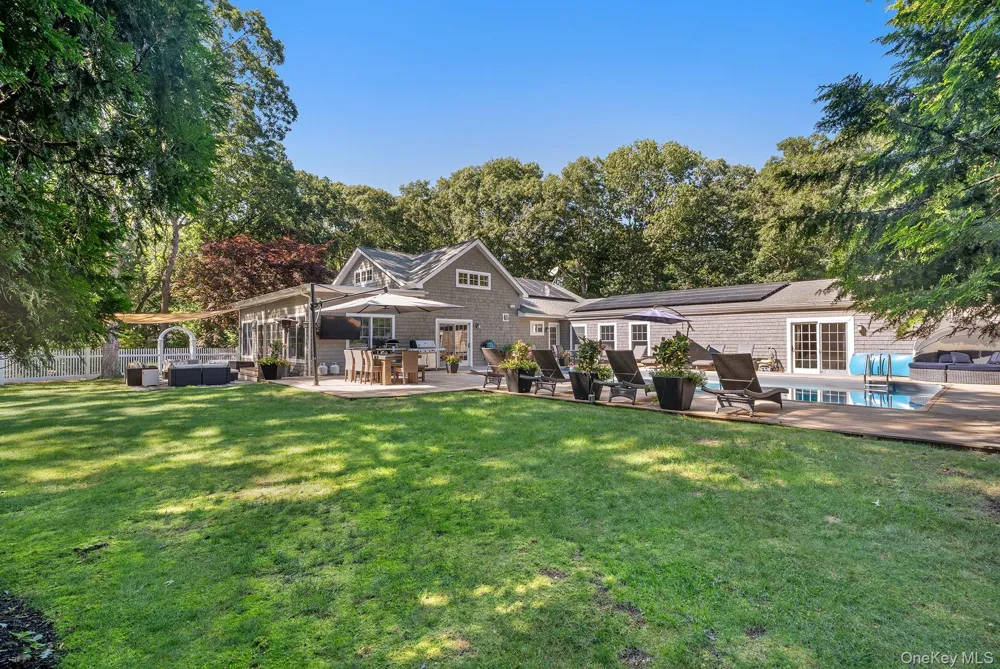 23 Park Circle Quogue, NY 11959