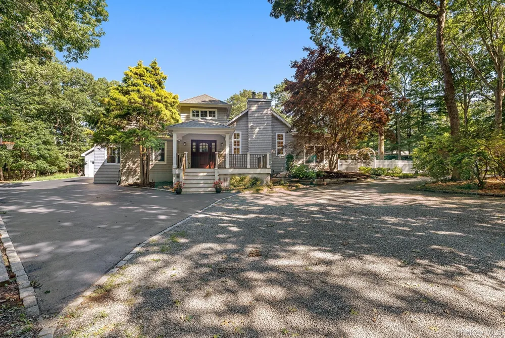 23 Park Circle Quogue, NY 11959