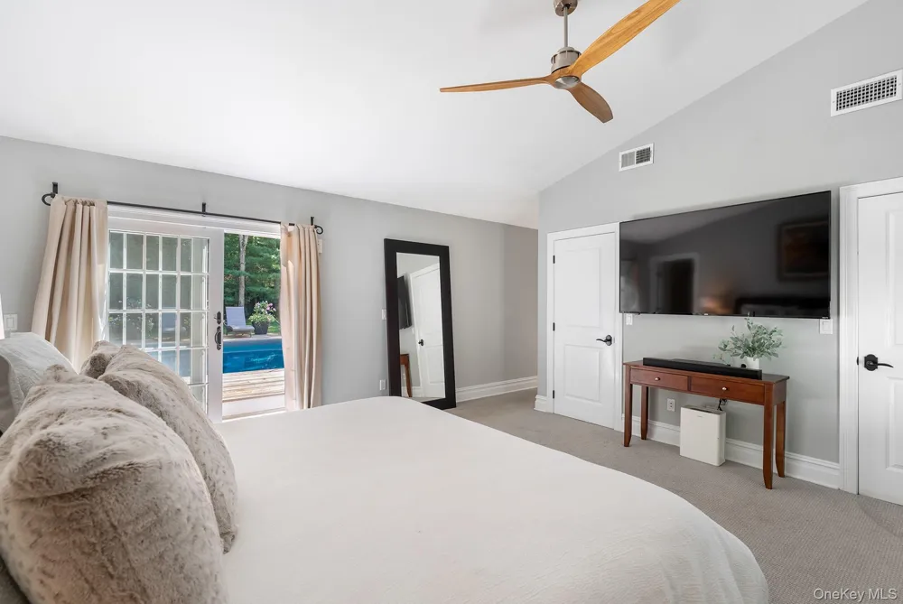 23 Park Circle Quogue, NY 11959